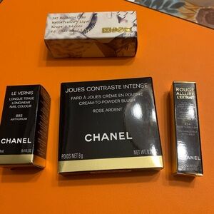 CHANEL Le Vernis Anthurium Nail Colour